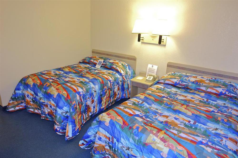 Budgetel Inn & Suites Yuma Room photo